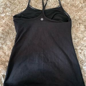 black lululemon tank top